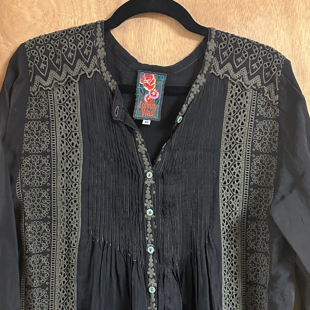 Johnny Was Black Blouse with Floral Embroidery - Picture 3 of 9